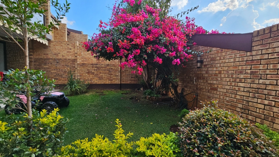 4 Bedroom Property for Sale in Bedford Gardens Gauteng