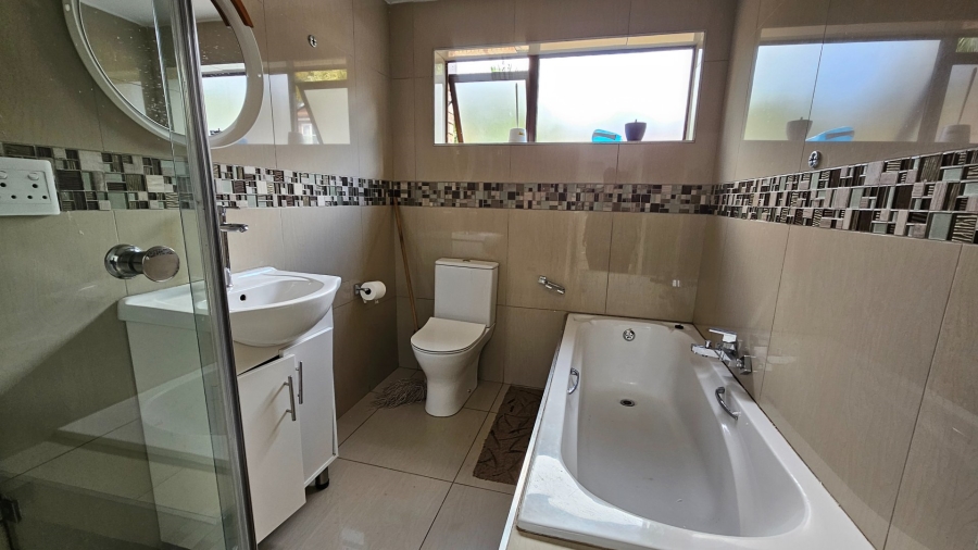 4 Bedroom Property for Sale in Bedford Gardens Gauteng