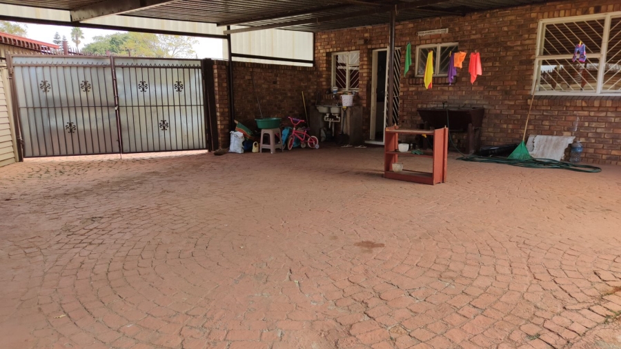 3 Bedroom Property for Sale in Laudium Ext 3 Gauteng