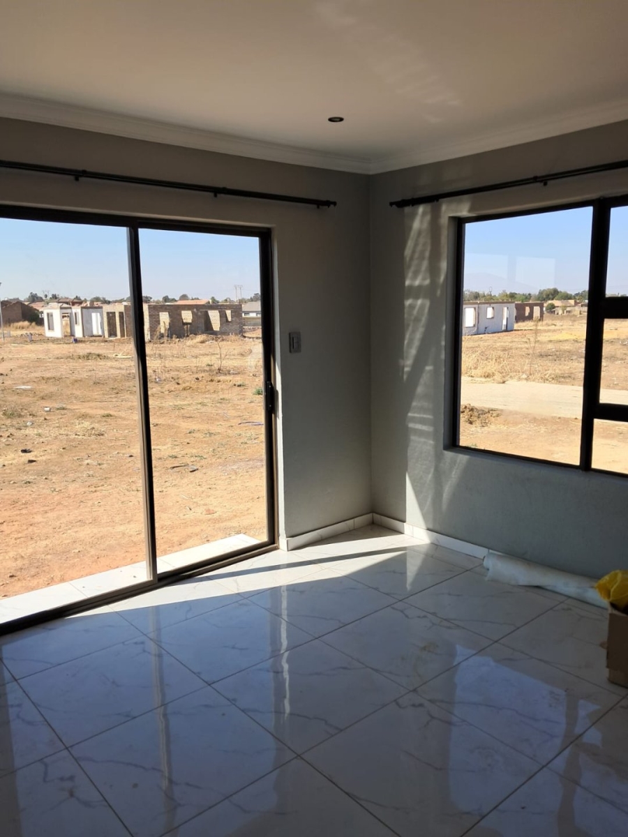 2 Bedroom Property for Sale in Sharon Park Gauteng