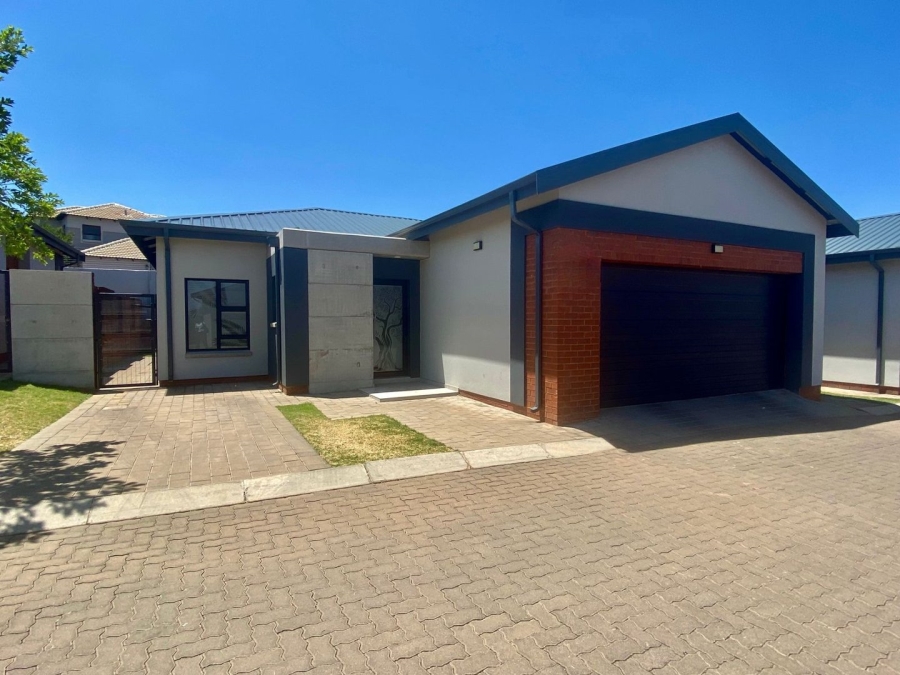 To Let 3 Bedroom Property for Rent in Vorna Valley Gauteng