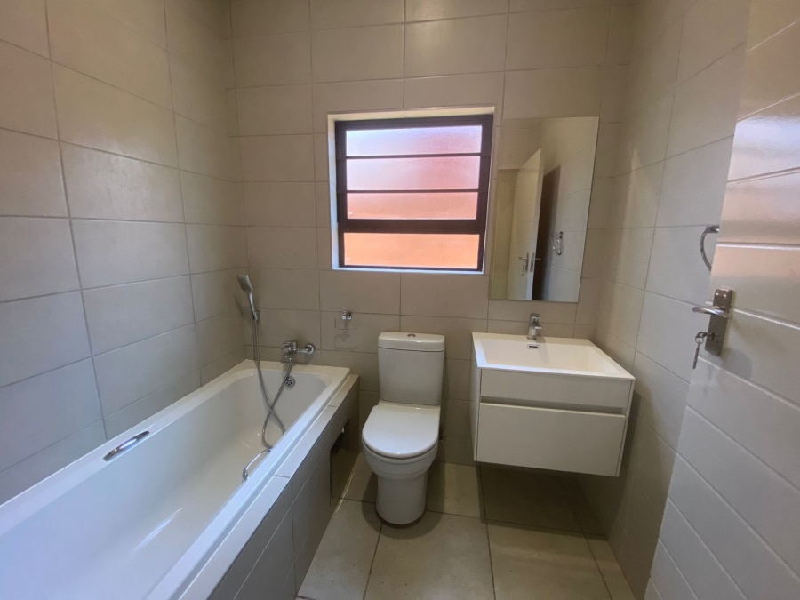 To Let 3 Bedroom Property for Rent in Vorna Valley Gauteng