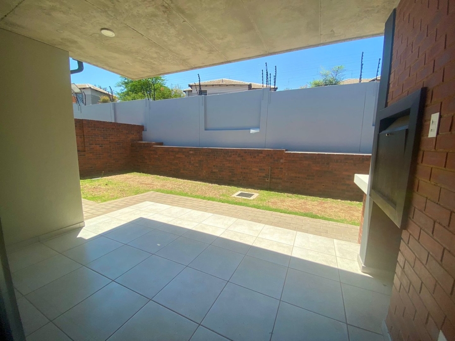 To Let 3 Bedroom Property for Rent in Vorna Valley Gauteng