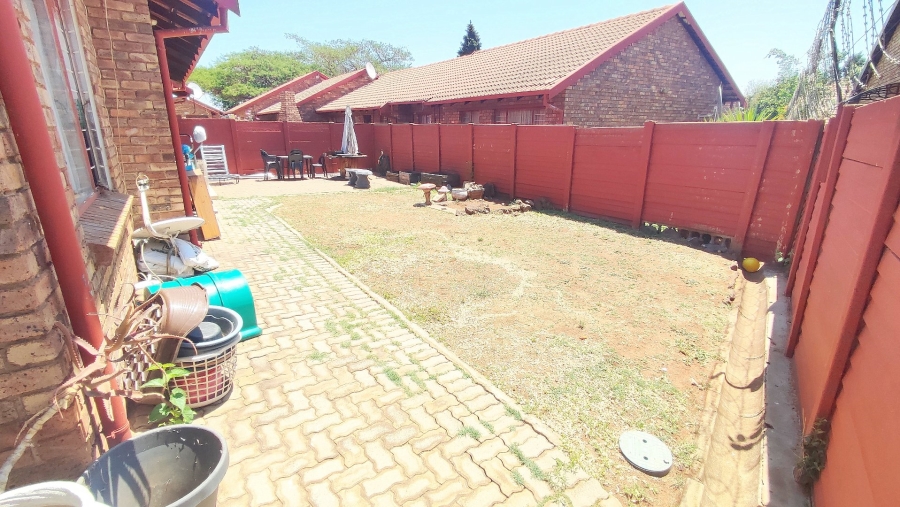 3 Bedroom Property for Sale in Rooihuiskraal North Gauteng