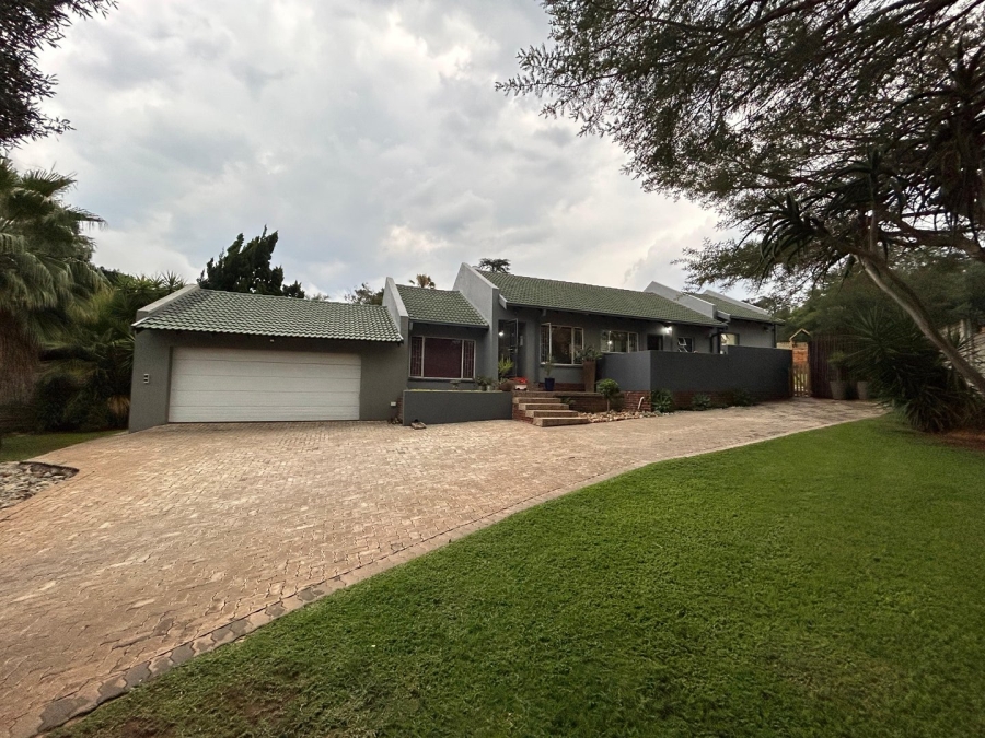 4 Bedroom Property for Sale in Pierre Van Ryneveld Gauteng