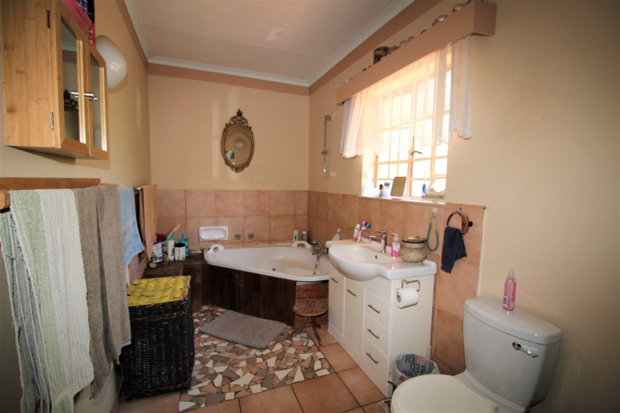 4 Bedroom Property for Sale in Eldoraigne Gauteng