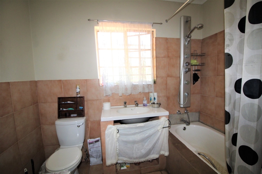 4 Bedroom Property for Sale in Eldoraigne Gauteng