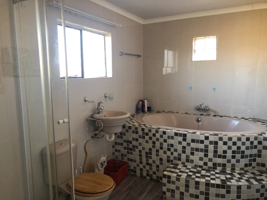 3 Bedroom Property for Sale in Mullerstuine Gauteng