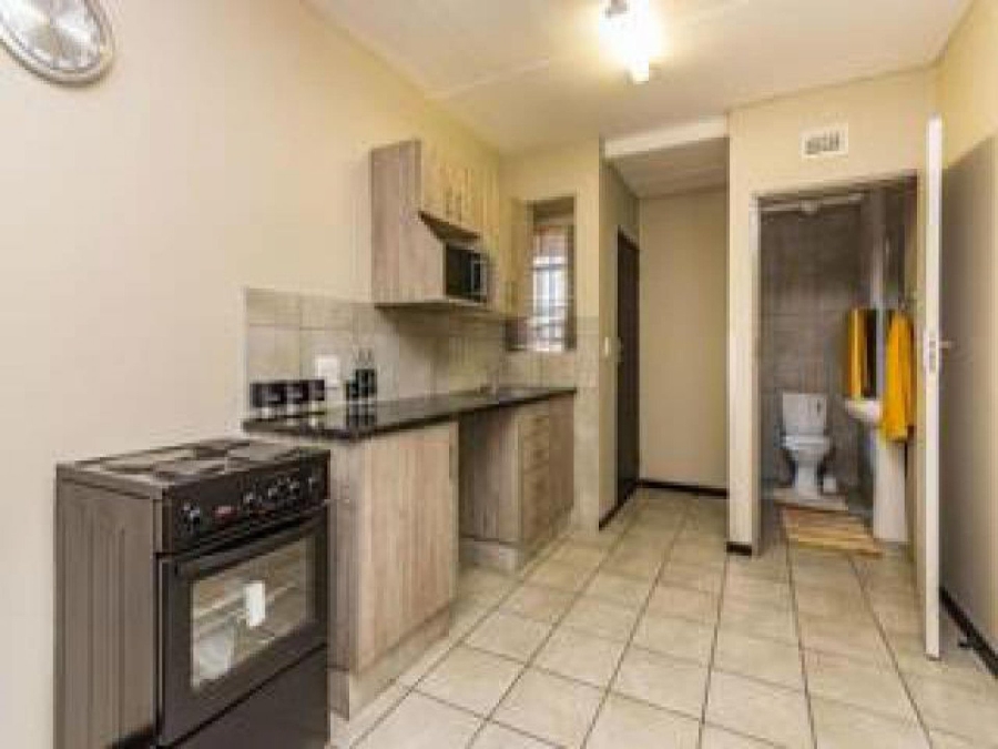 2 Bedroom Property for Sale in Heuweloord Gauteng