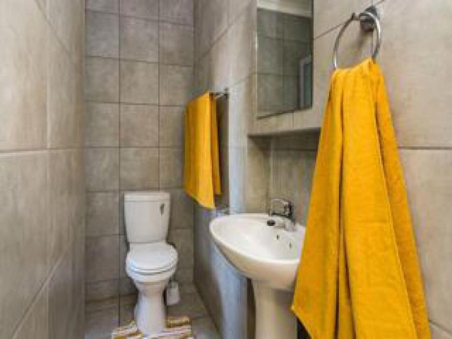 2 Bedroom Property for Sale in Heuweloord Gauteng