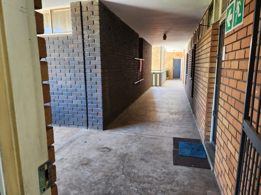 To Let 1 Bedroom Property for Rent in Marlands Gauteng