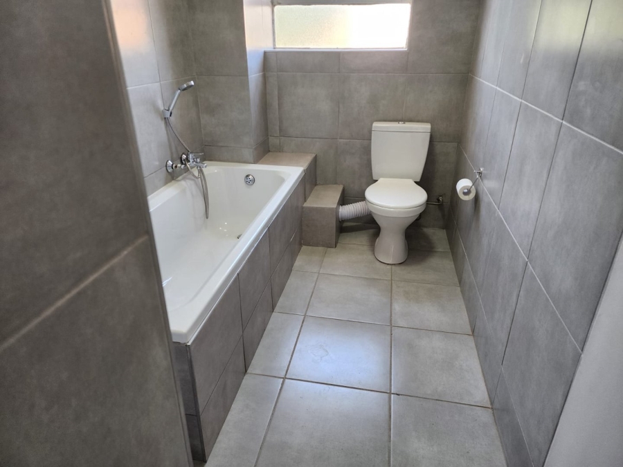 To Let 1 Bedroom Property for Rent in Marlands Gauteng