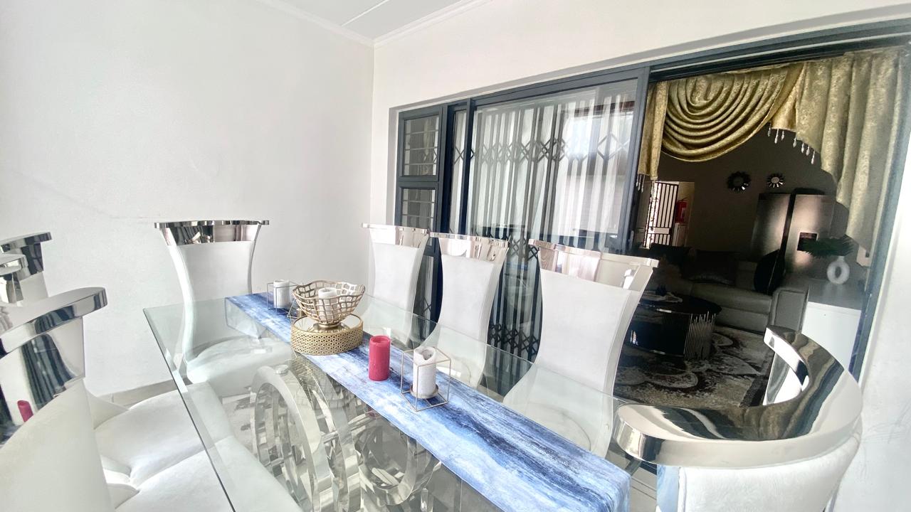 3 Bedroom Property for Sale in Oakdene Gauteng