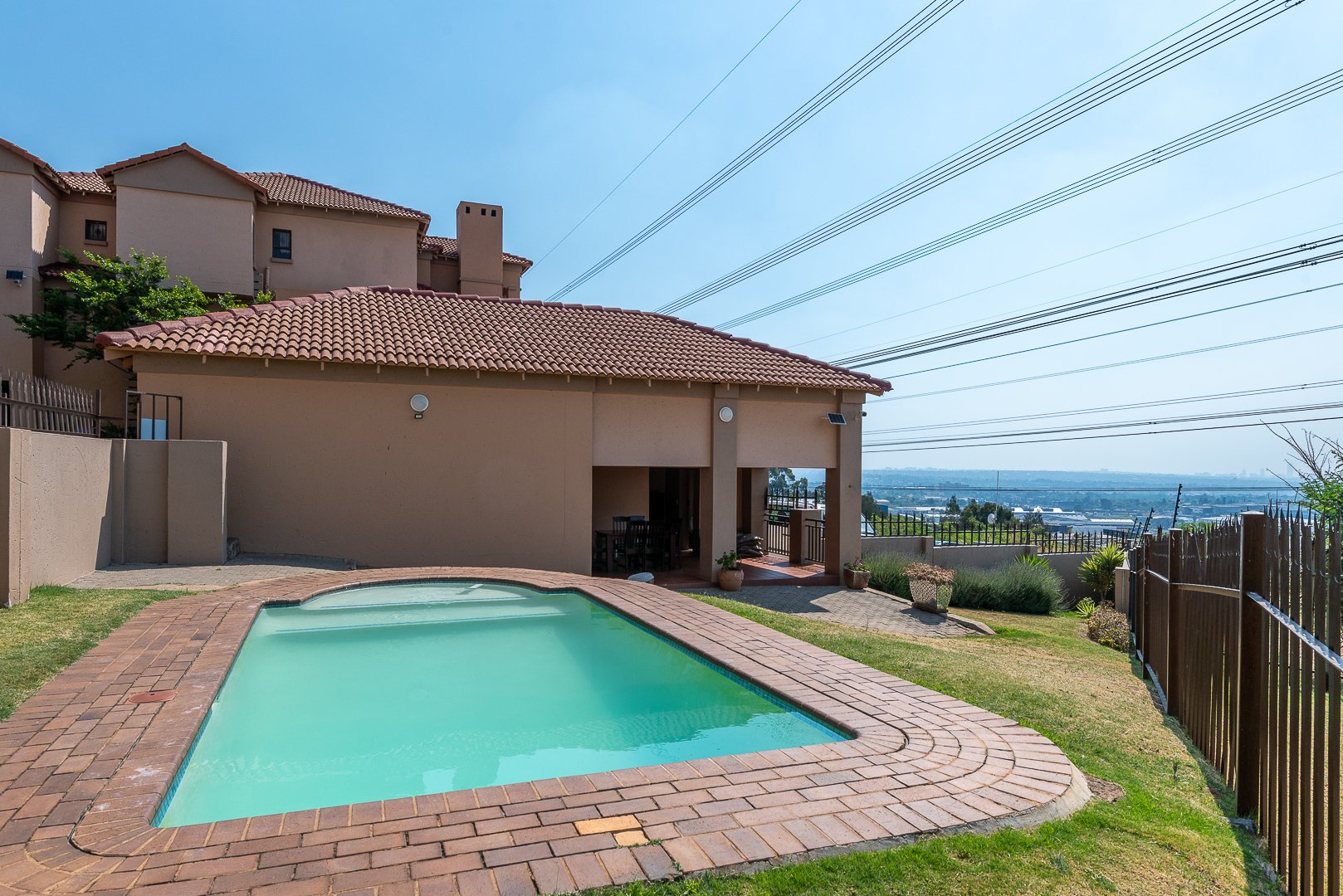 To Let 4 Bedroom Property for Rent in Sunnyrock Gauteng