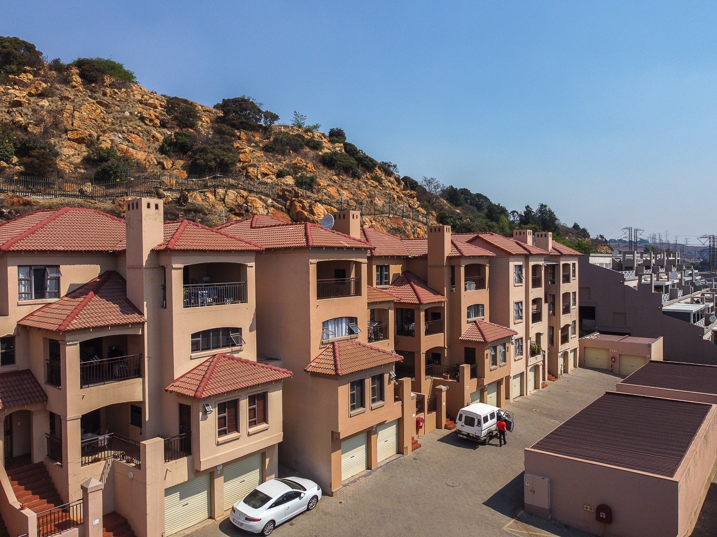 To Let 4 Bedroom Property for Rent in Sunnyrock Gauteng