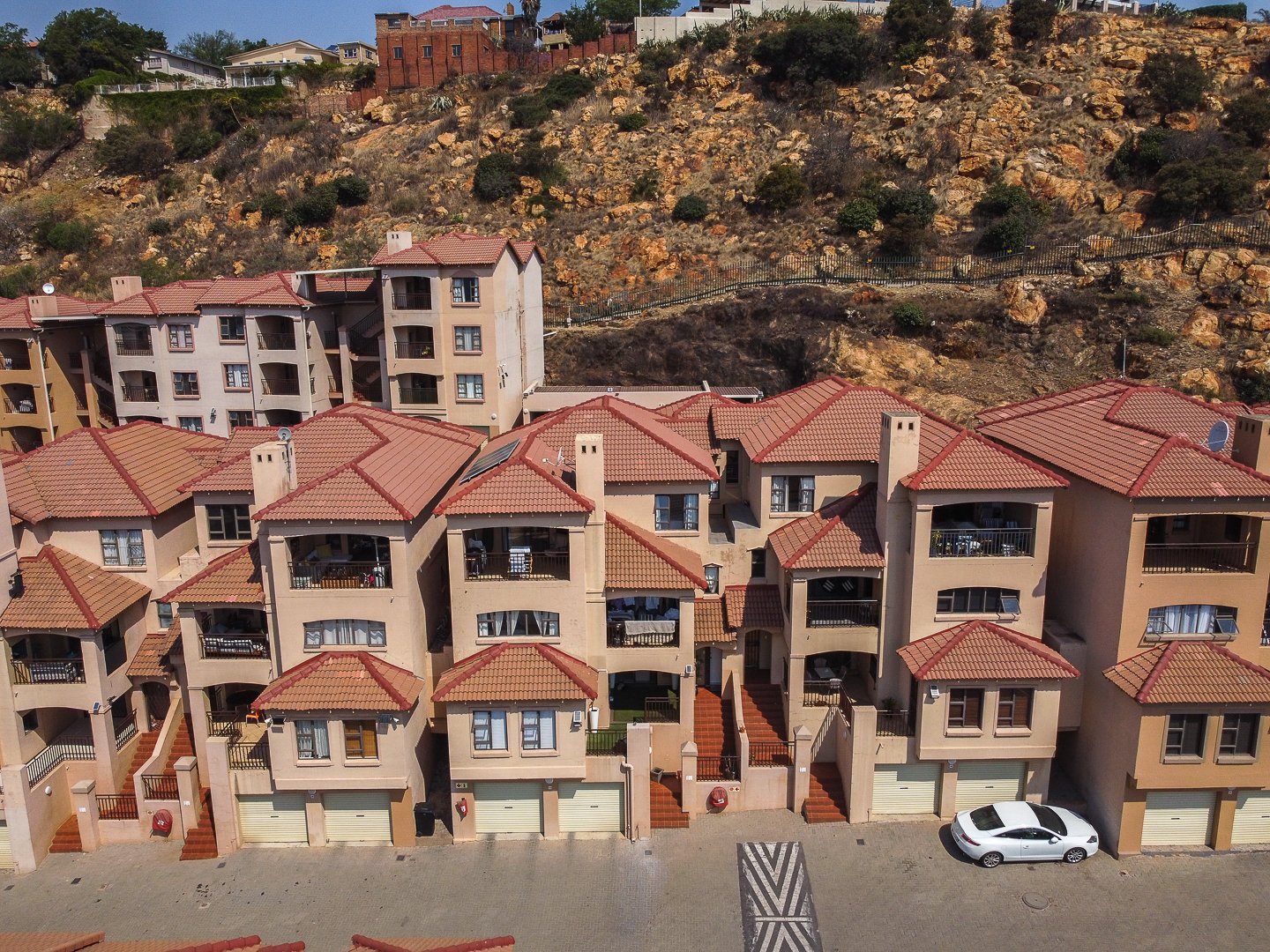 To Let 4 Bedroom Property for Rent in Sunnyrock Gauteng