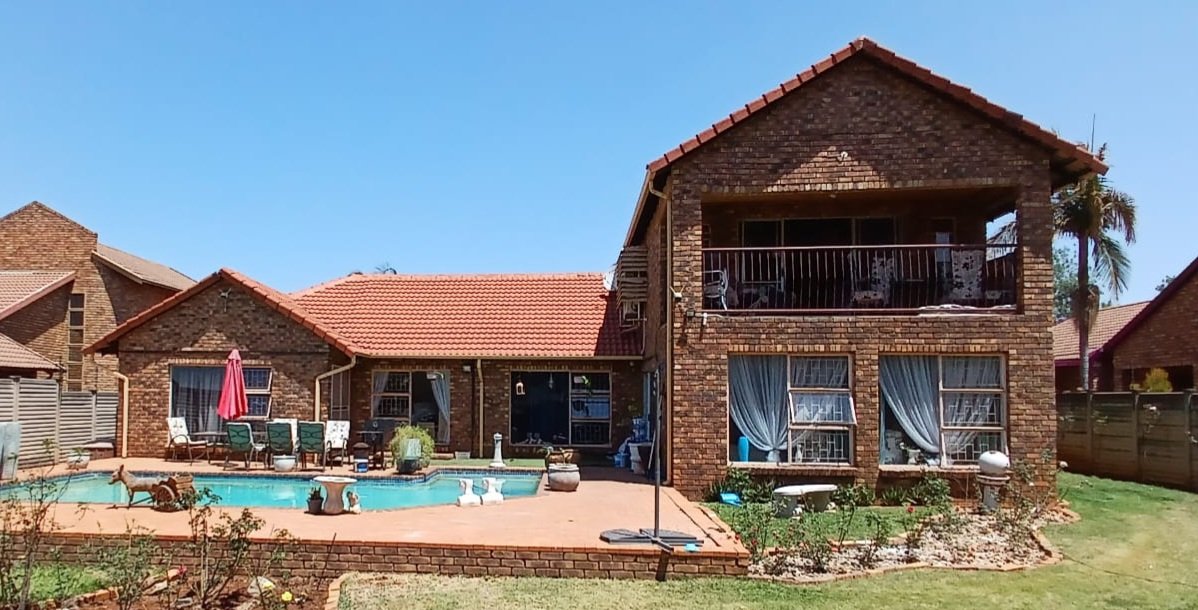 4 Bedroom Property for Sale in Doornpoort Gauteng