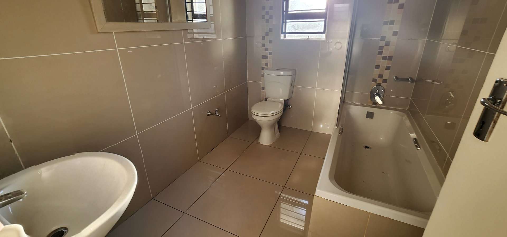 To Let 3 Bedroom Property for Rent in Erasmia Gauteng