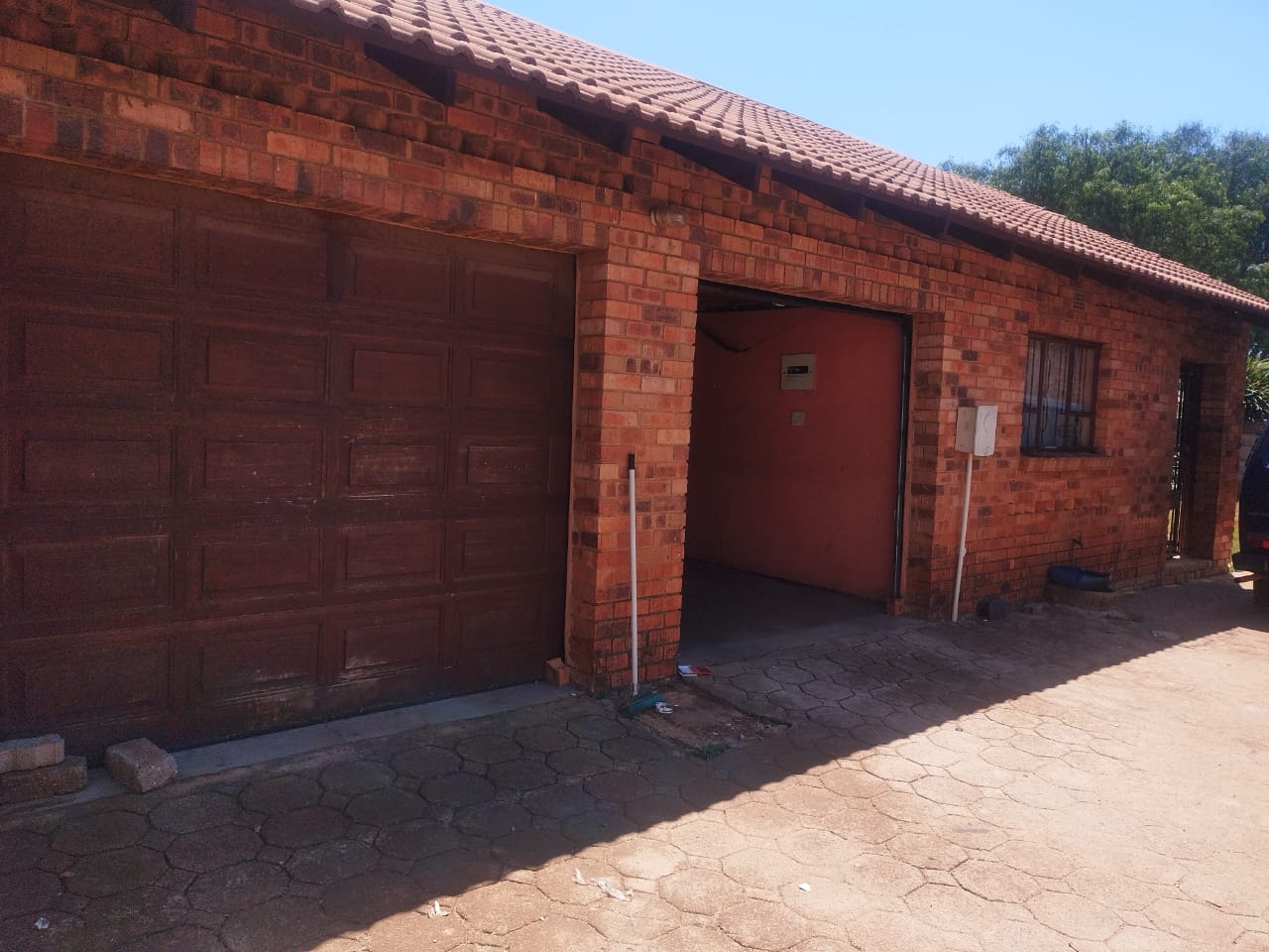 4 Bedroom Property for Sale in Klippoortje Gauteng