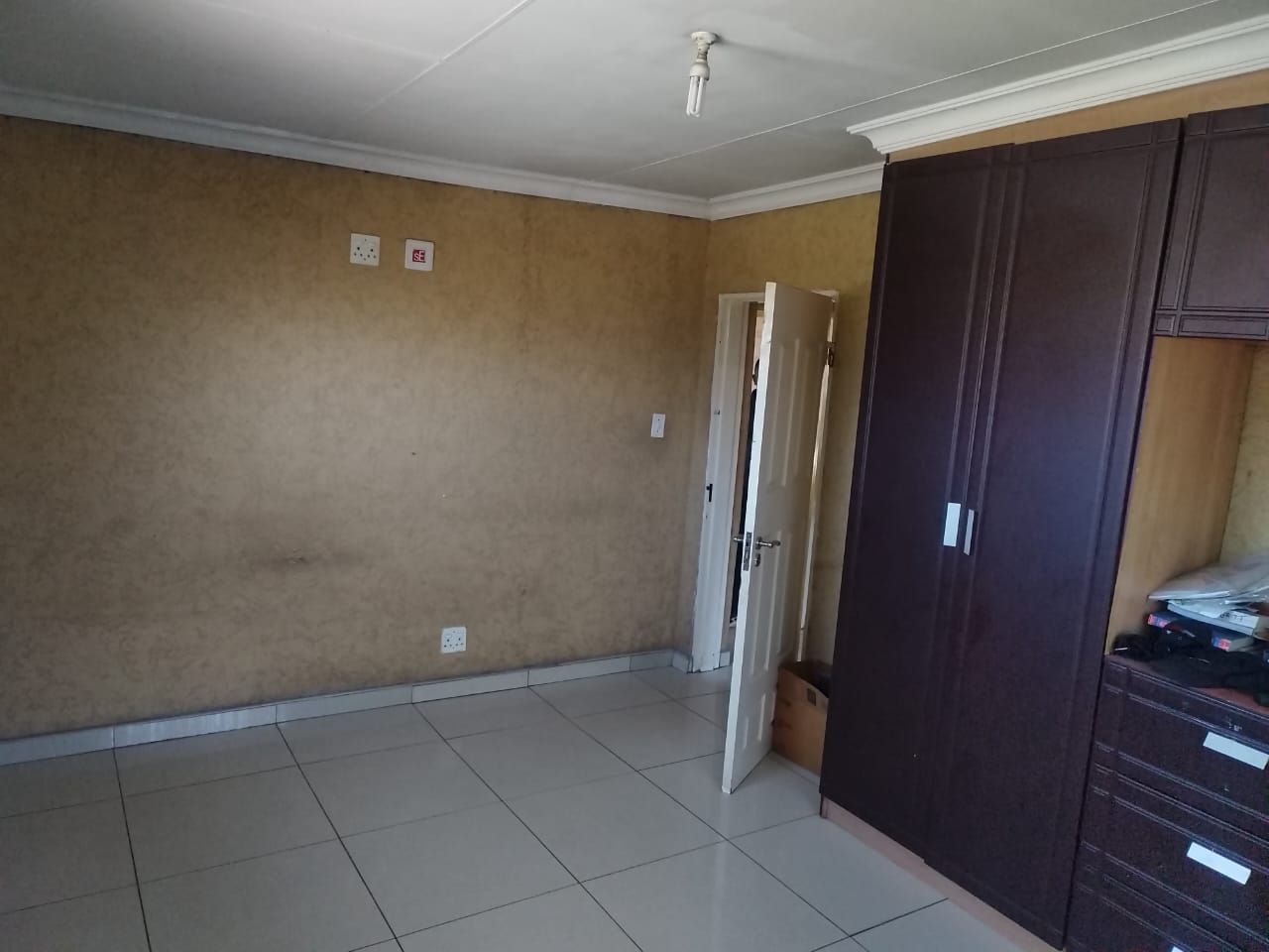 4 Bedroom Property for Sale in Klippoortje Gauteng