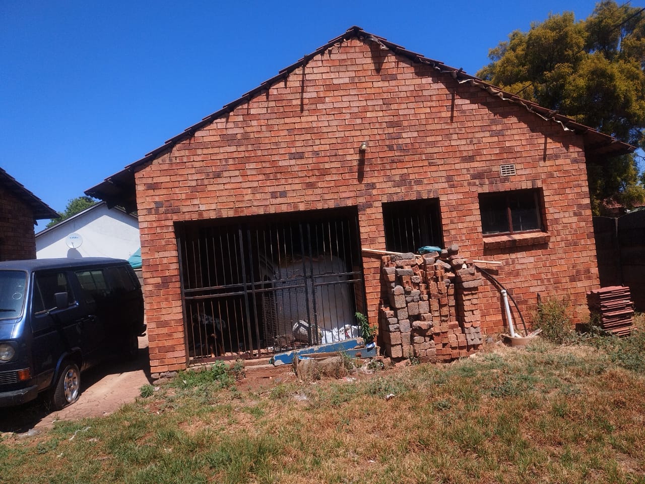 4 Bedroom Property for Sale in Klippoortje Gauteng