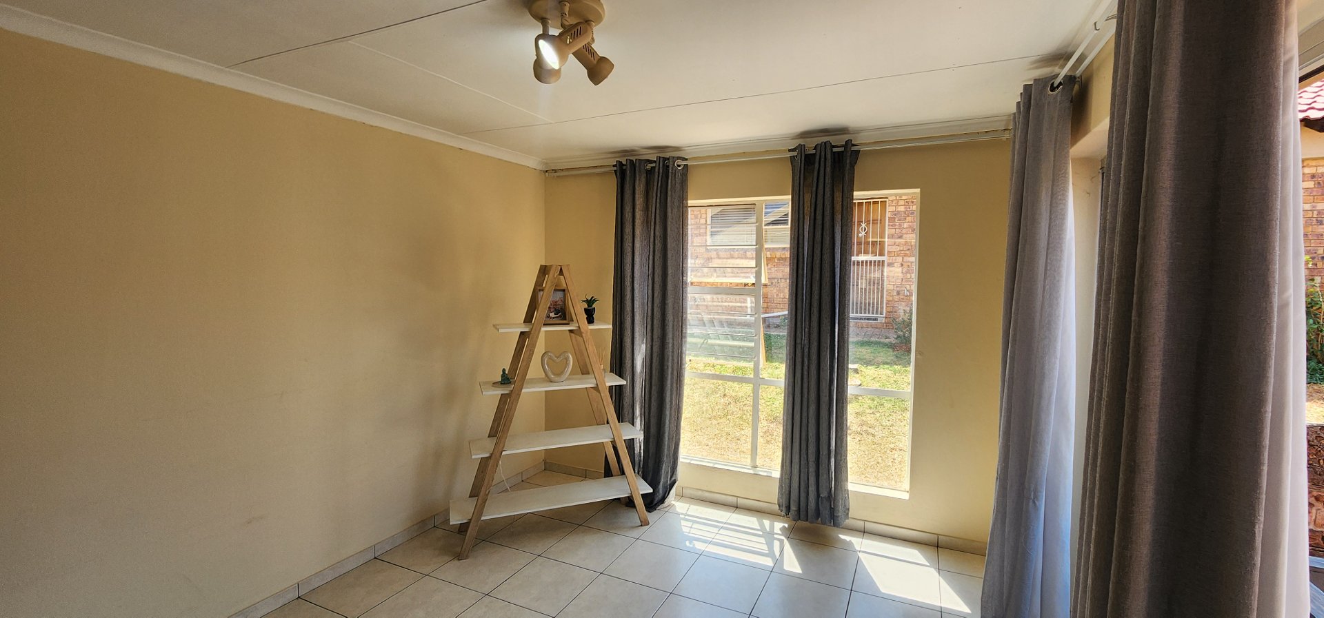 2 Bedroom Property for Sale in Liefde en Vrede Gauteng