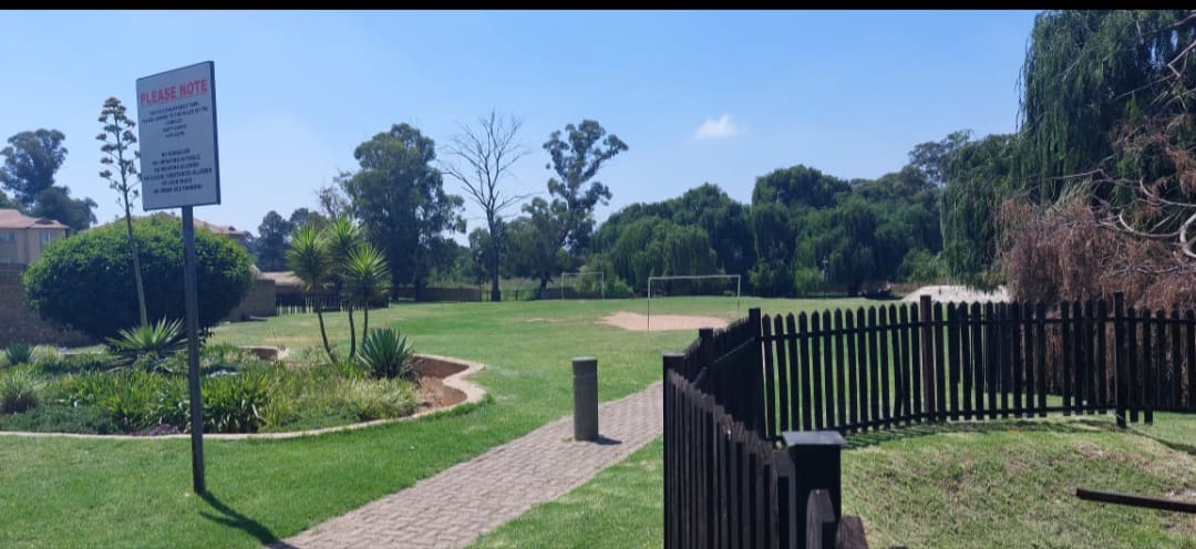 To Let 2 Bedroom Property for Rent in Meredale Gauteng