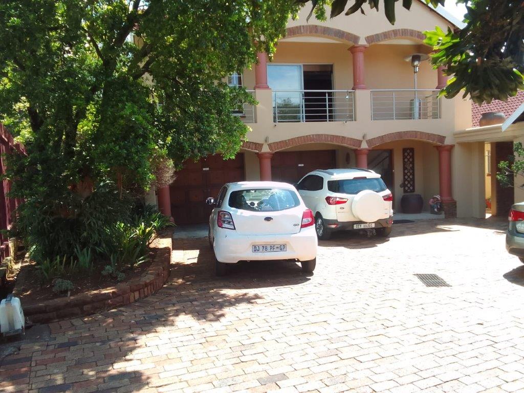 7 Bedroom Property for Sale in Meyerspark Gauteng