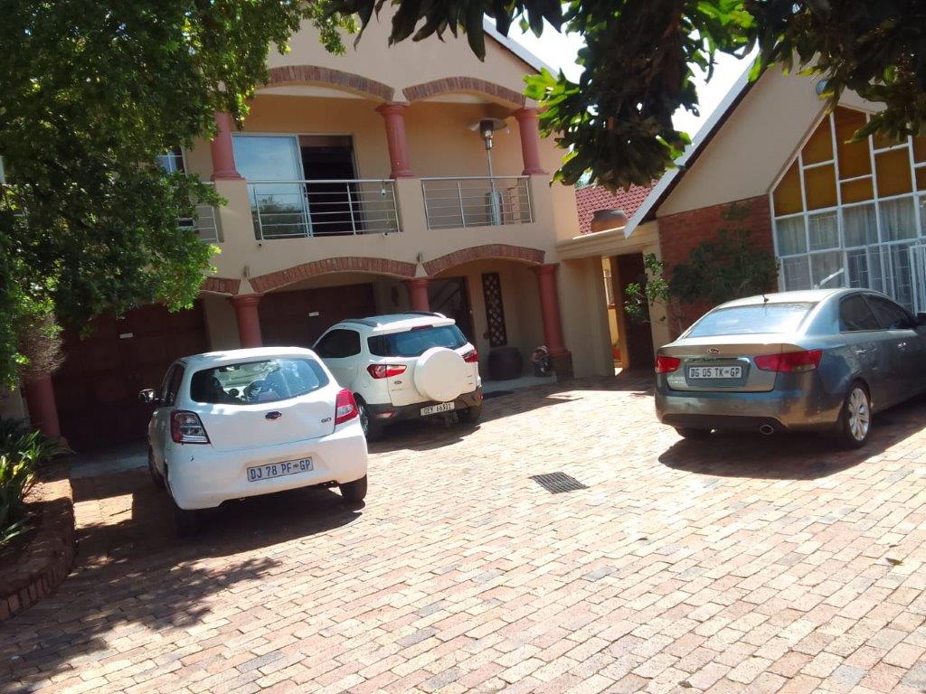 7 Bedroom Property for Sale in Meyerspark Gauteng