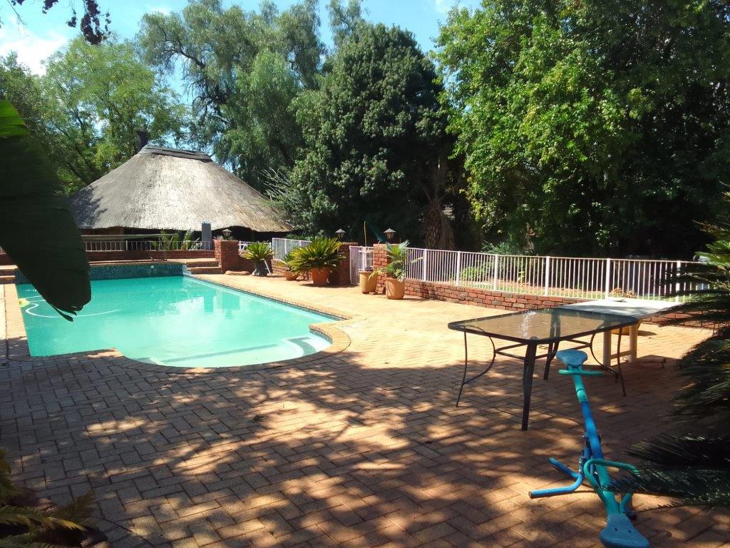 7 Bedroom Property for Sale in Meyerspark Gauteng