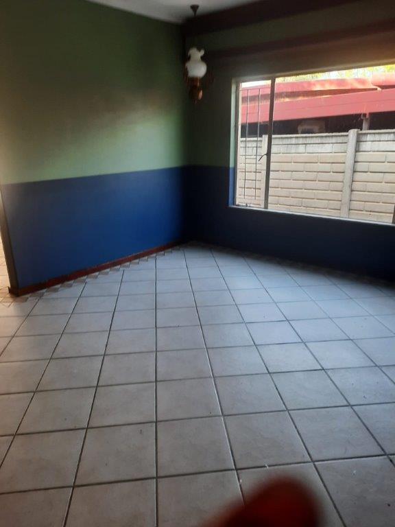 7 Bedroom Property for Sale in Meyerspark Gauteng