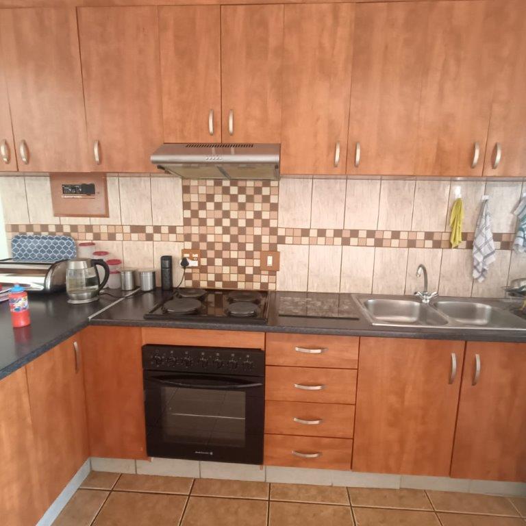 7 Bedroom Property for Sale in Meyerspark Gauteng