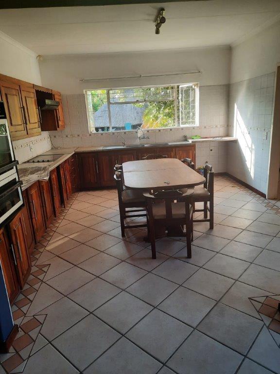 7 Bedroom Property for Sale in Meyerspark Gauteng