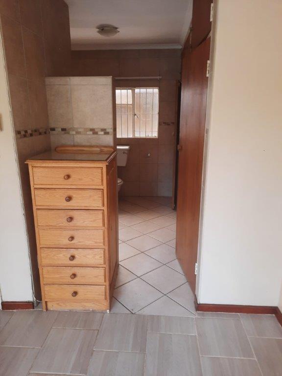 7 Bedroom Property for Sale in Meyerspark Gauteng