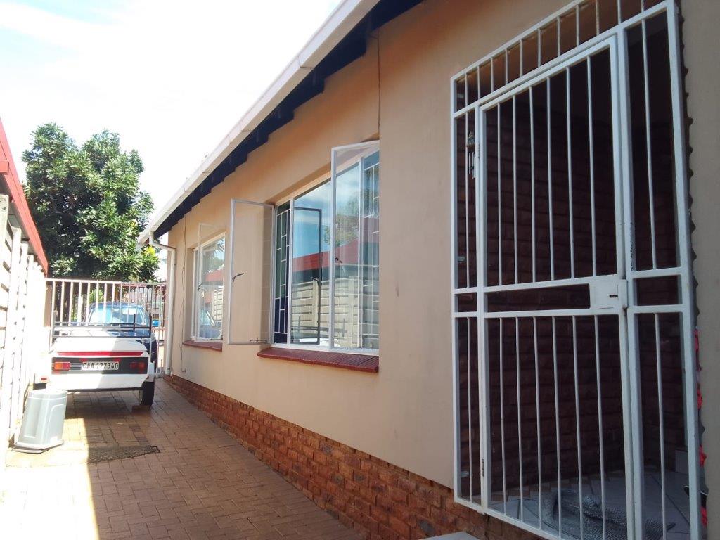 7 Bedroom Property for Sale in Meyerspark Gauteng