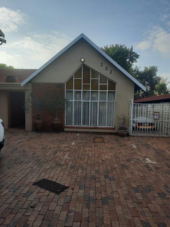 7 Bedroom Property for Sale in Meyerspark Gauteng