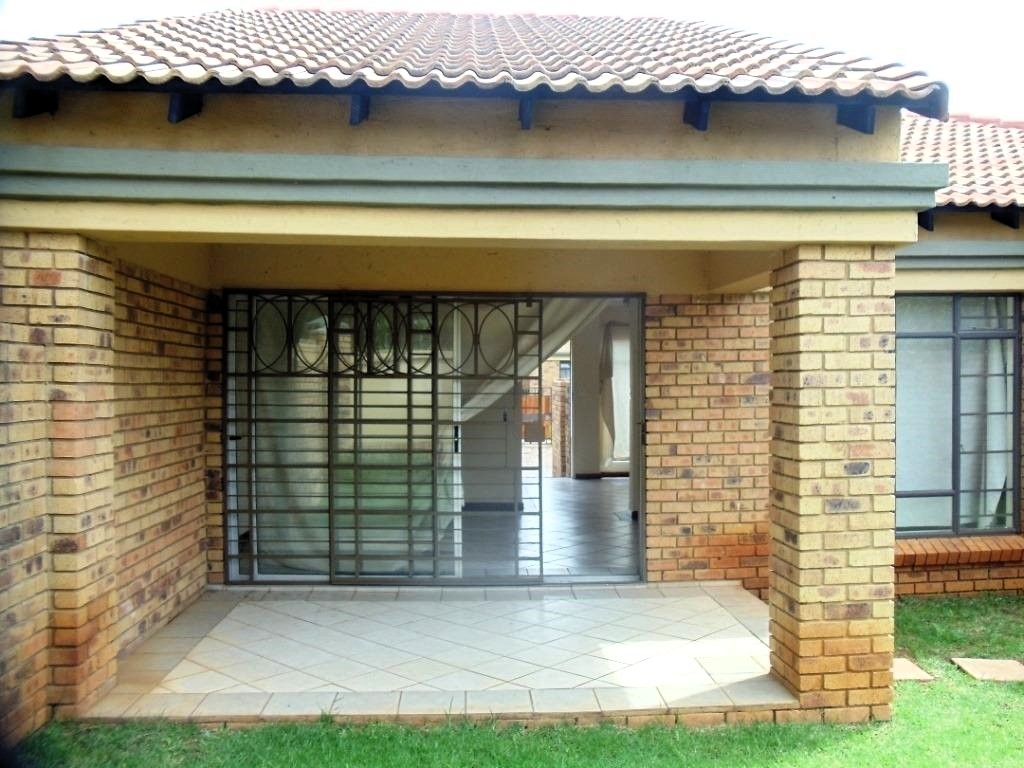 To Let 3 Bedroom Property for Rent in Equestria Gauteng