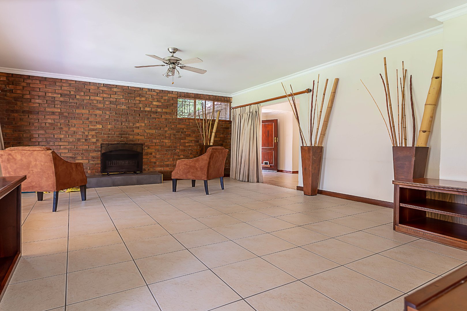 To Let 4 Bedroom Property for Rent in Magaliessig Gauteng