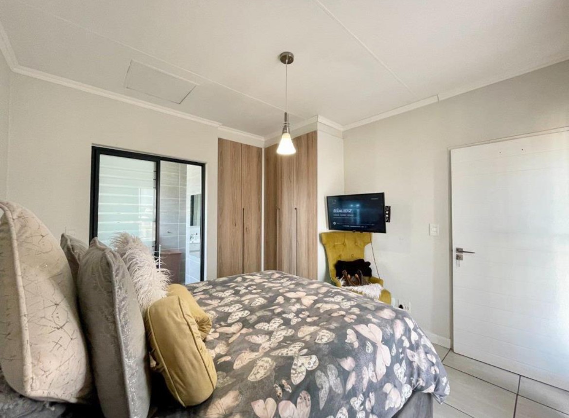 To Let  Bedroom Property for Rent in Waterfall Gauteng