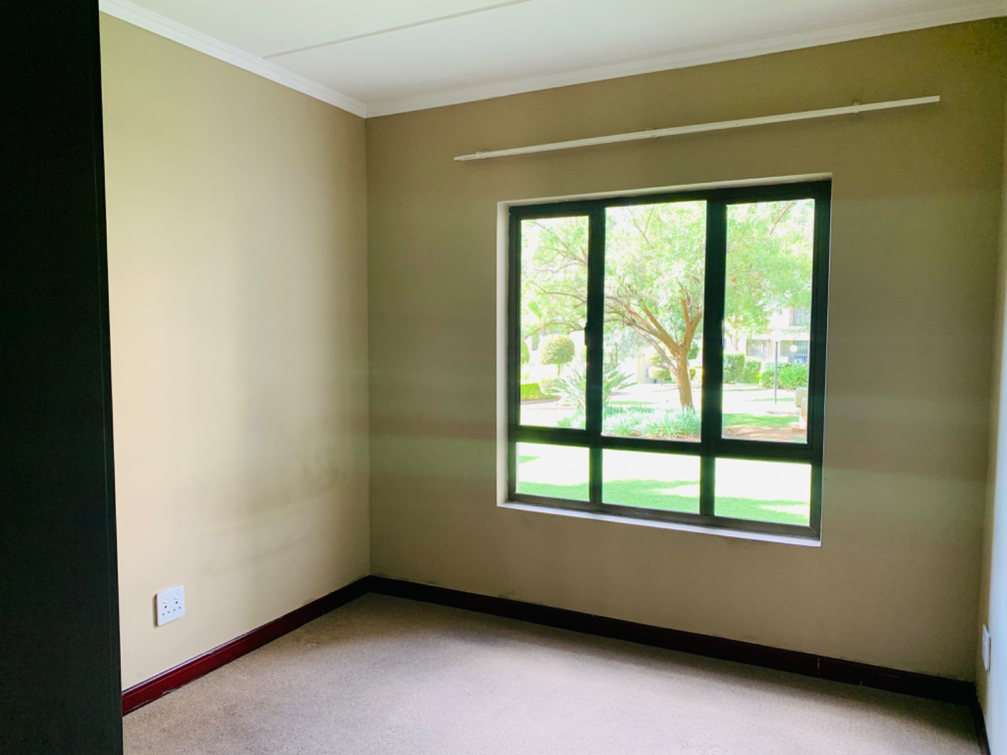 1 Bedroom Property for Sale in Noordwyk Gauteng