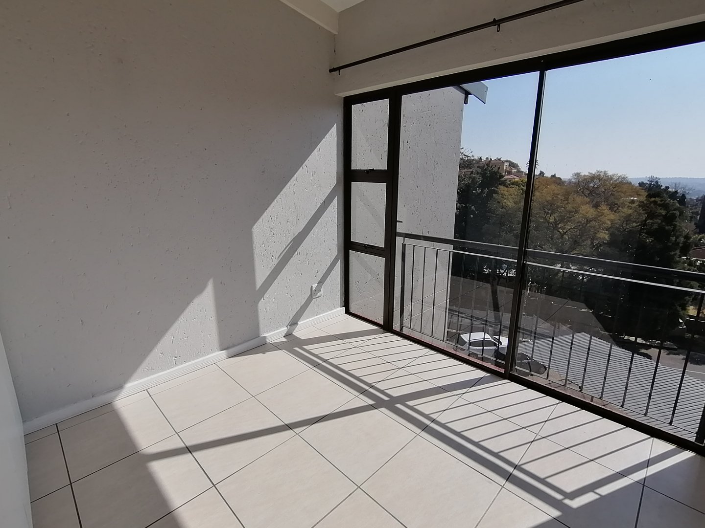 To Let 1 Bedroom Property for Rent in Florida Hills Gauteng