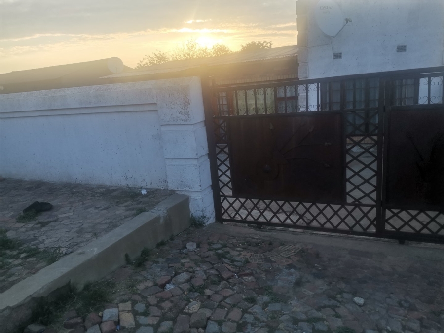 2 Bedroom Property for Sale in Esangweni Gauteng