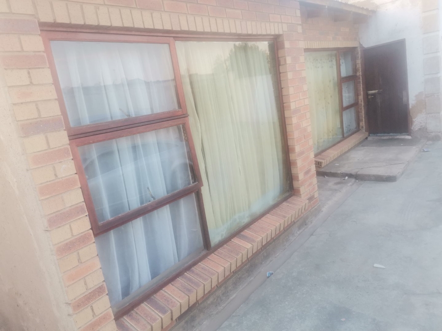 2 Bedroom Property for Sale in Esangweni Gauteng