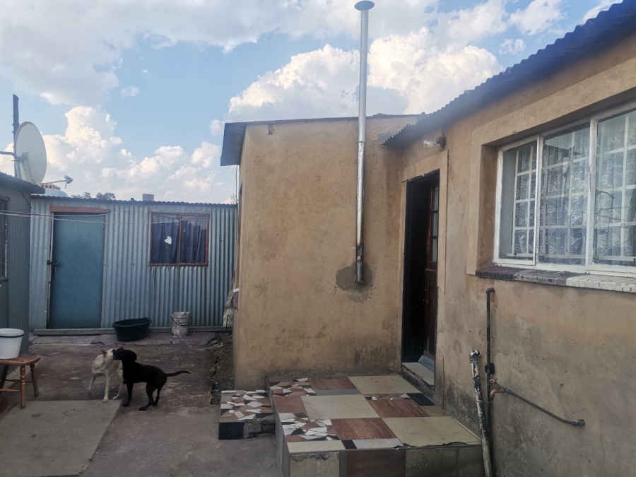 2 Bedroom Property for Sale in Esangweni Gauteng