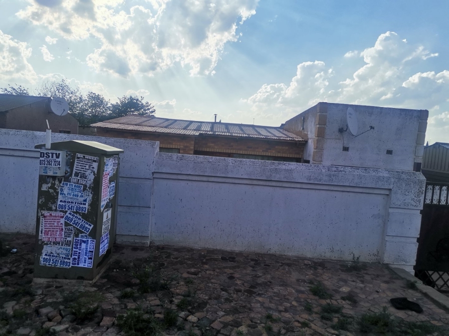 2 Bedroom Property for Sale in Esangweni Gauteng