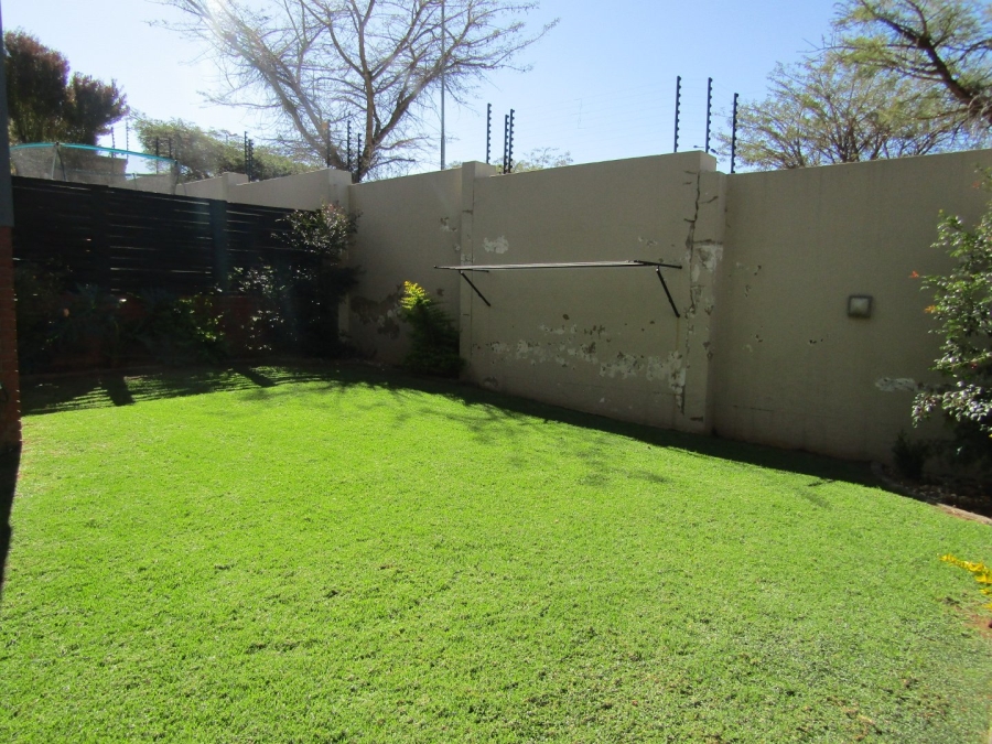 To Let 3 Bedroom Property for Rent in Oakdene Gauteng