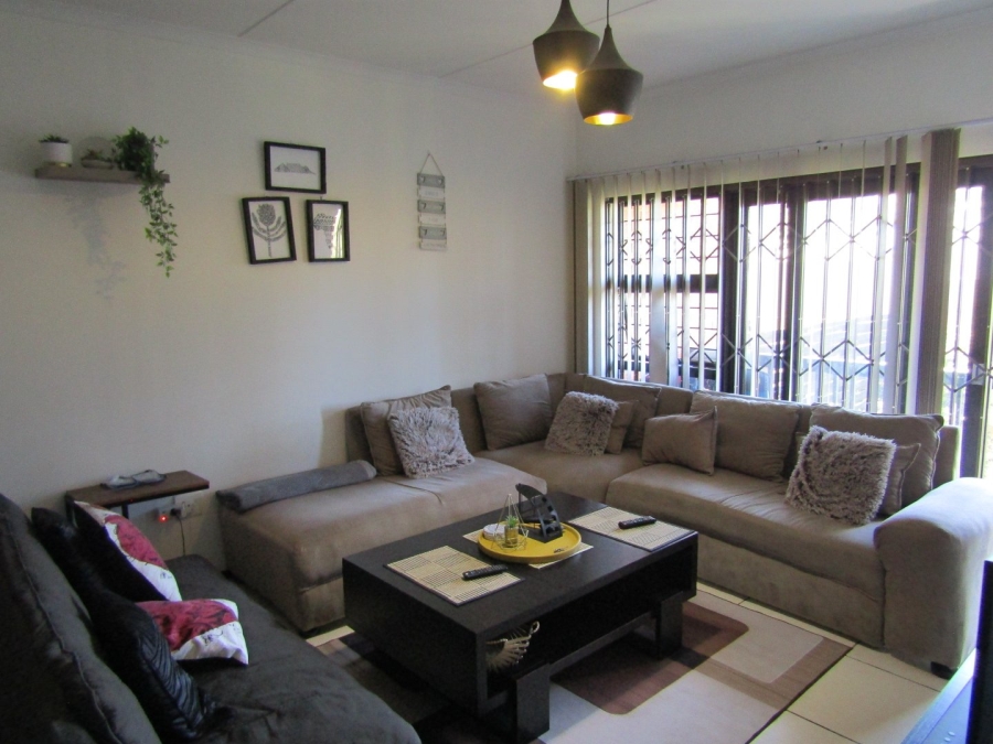 To Let 3 Bedroom Property for Rent in Oakdene Gauteng