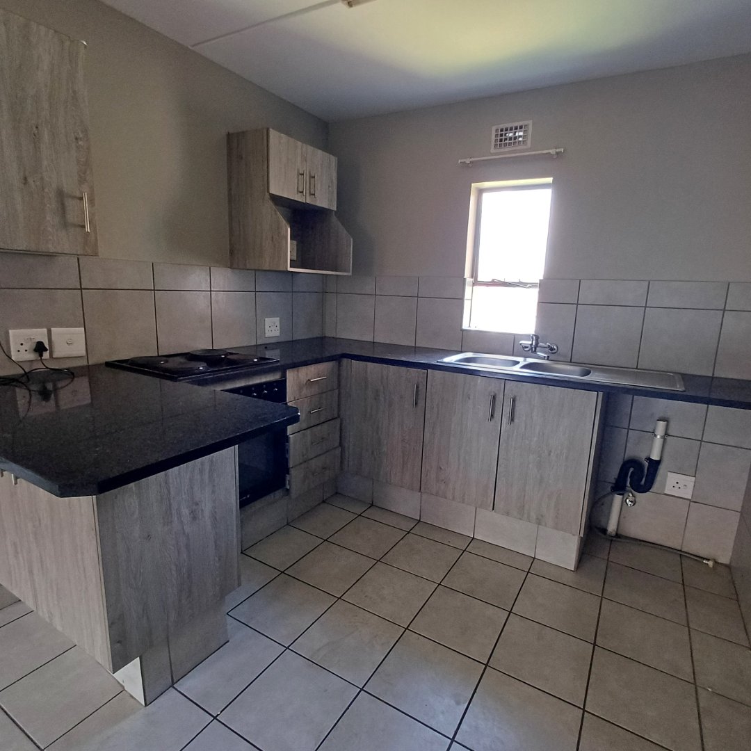 2 Bedroom Property for Sale in Heuweloord Gauteng