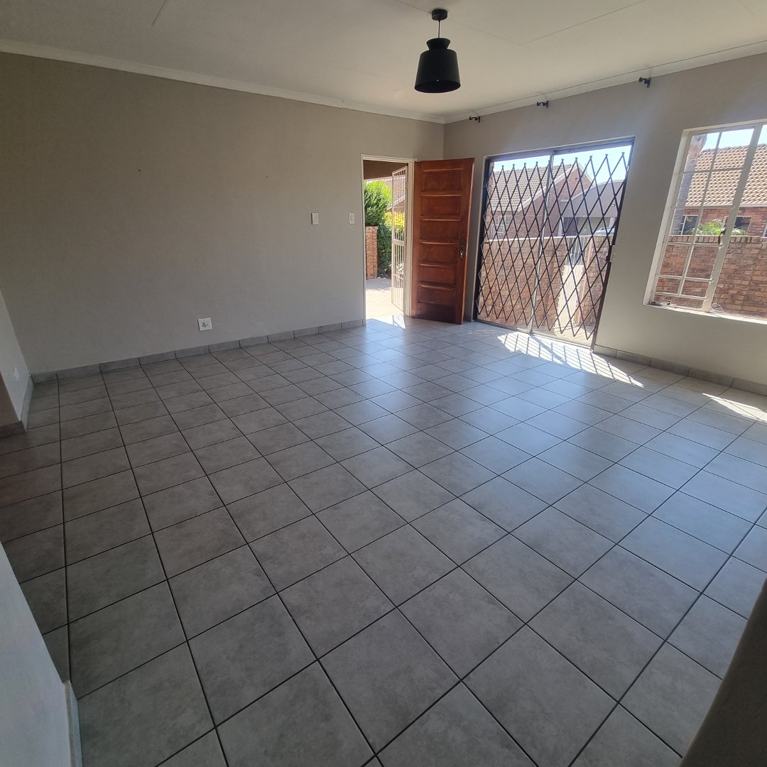 2 Bedroom Property for Sale in Amberfield Heights Gauteng