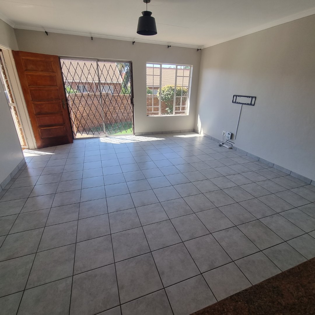 2 Bedroom Property for Sale in Amberfield Heights Gauteng